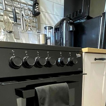Stunning Luxury Apartment In Central Лимингтън Екстериор снимка