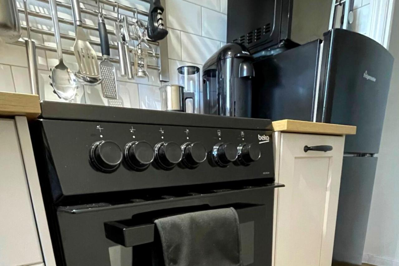 Stunning Luxury Apartment In Central Лимингтън Екстериор снимка