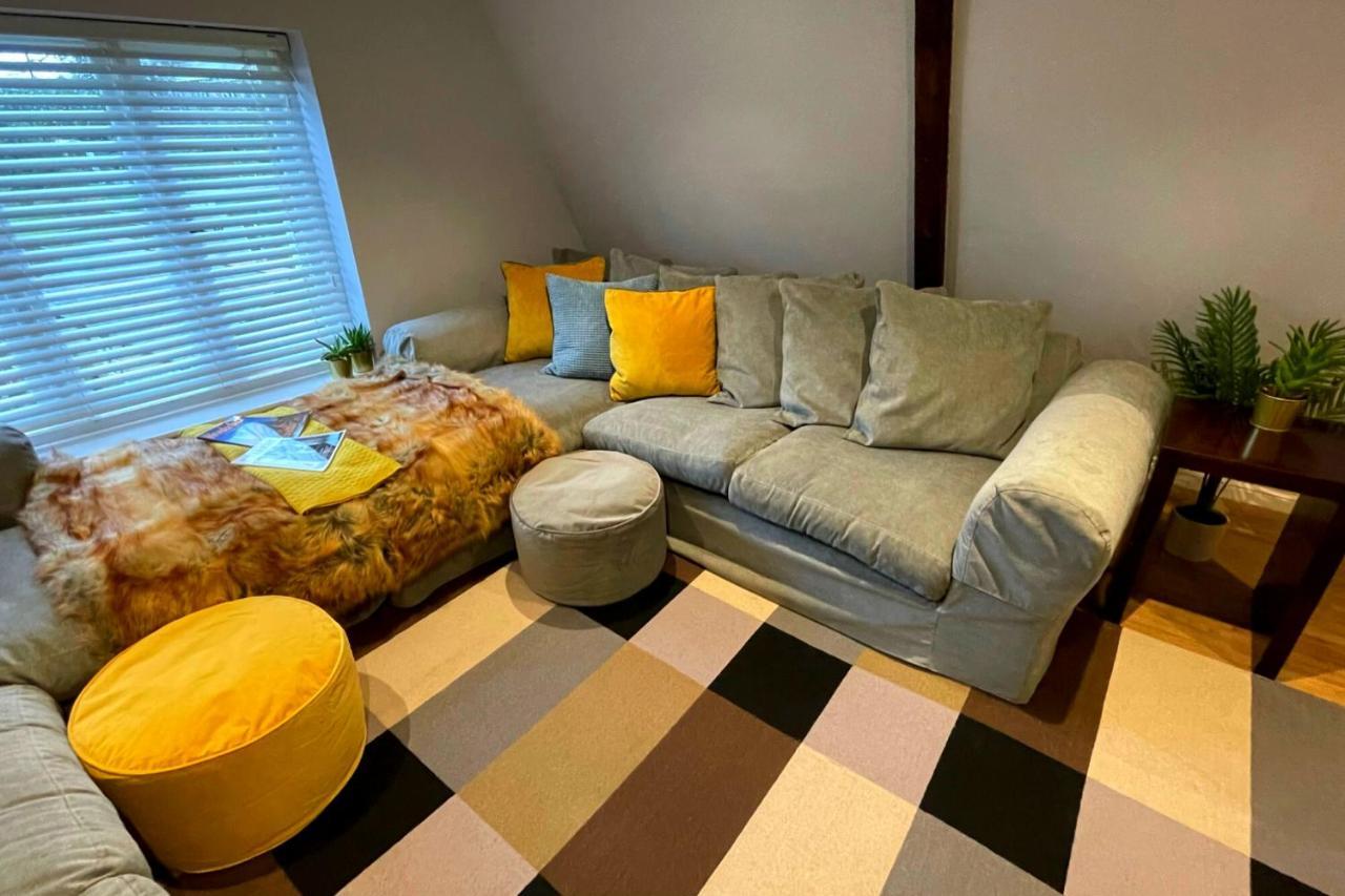 Stunning Luxury Apartment In Central Лимингтън Екстериор снимка